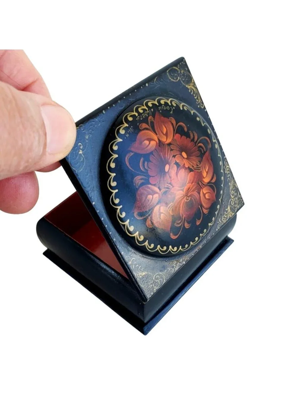 Hand Painted Russian Signed Lacquer Wood Trinket Jewelry Box